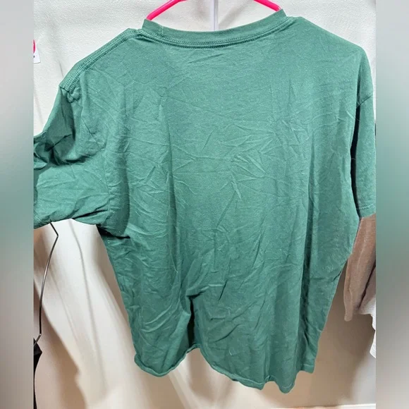 ⚡️Disney Mickey’s Very Merry Christmas Party 2019 Passholder Tee Green Size L - Picture 4 of 4